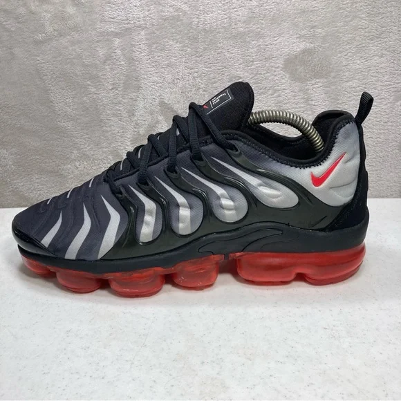 Nike Air Vapormax Plus Black Red Men's Shoes Running Sz 9.5 924453-319